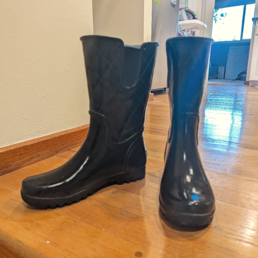 Black Sperry Rainboots